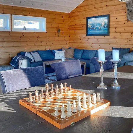 Casa de Férias Cozy In With Sauna Stryn